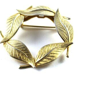 Vintage Gold-Tone Leaf Wreath Brooch Pin